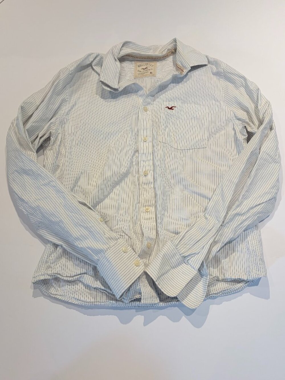 Hollister White Blue Pinstripe Button Up Shirt Men's XL 100% Cotton